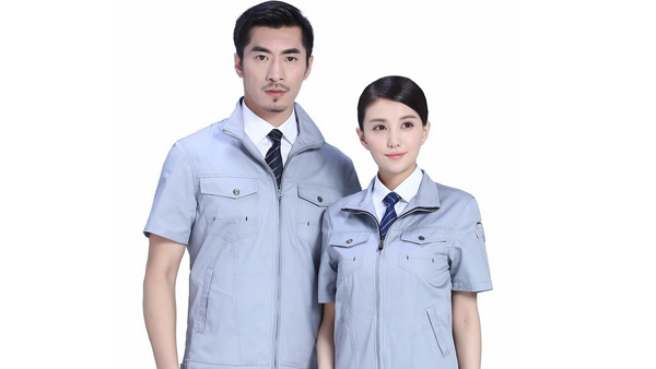棉質與滌綸工(gōng)作服面料的比較